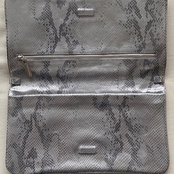 Tory Burch clutch - Picture 4 of 4